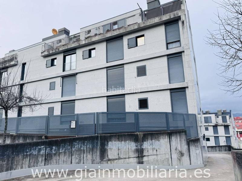 Foto 83cd72e0-7af0-4ea4-857b-81f4119afa47. Parking voiture dans o burgo 73 dans Baiona