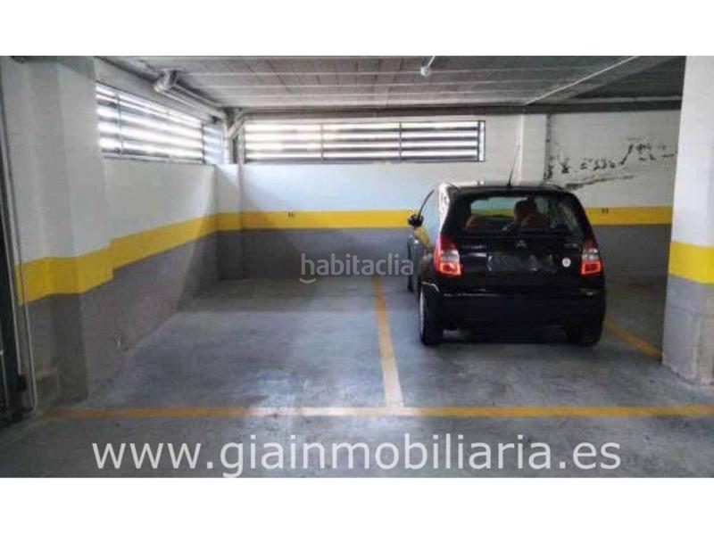 Foto b653ea3e-1f00-479c-9bf2-9a0e06ab2f96. Parking voiture dans o burgo 73 dans Baiona