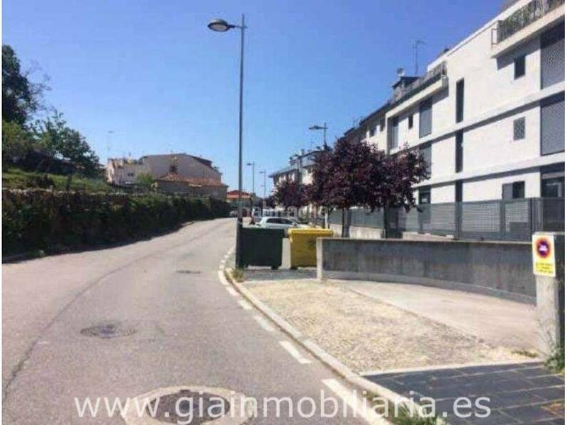 Foto 22f18acc-994d-4afd-a60a-ab5faa1cdd3c. Parking voiture dans o burgo 73 dans Baiona