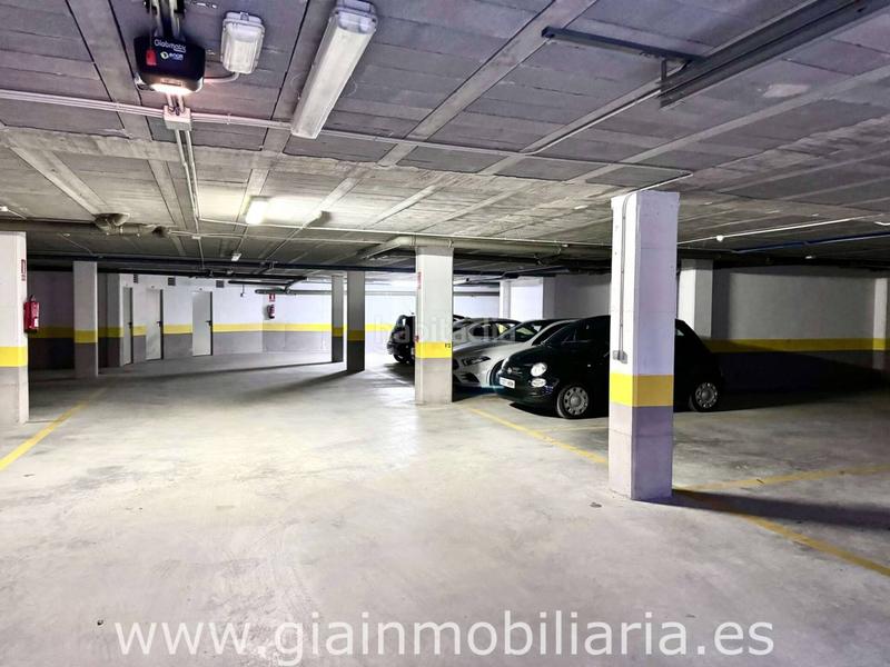 Foto 29e5b5a6-abf0-409d-928d-97feb6cc59d6. Parking voiture dans o burgo 73 dans Baiona