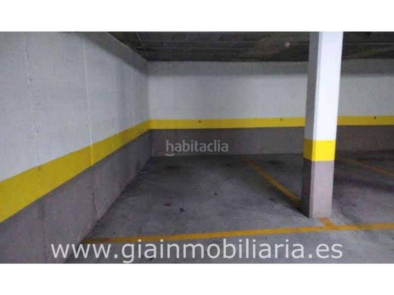 Foto cc5da6f5-9655-4bc0-a6c9-61e072318e8b. Parking voiture dans o burgo 73 dans Baiona