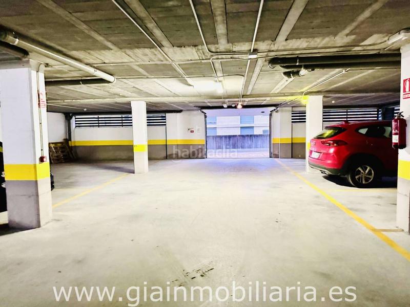 Foto d3add45d-2e59-40d7-a9a4-682ada1f57cc. Parking voiture dans o burgo 73 dans Baiona