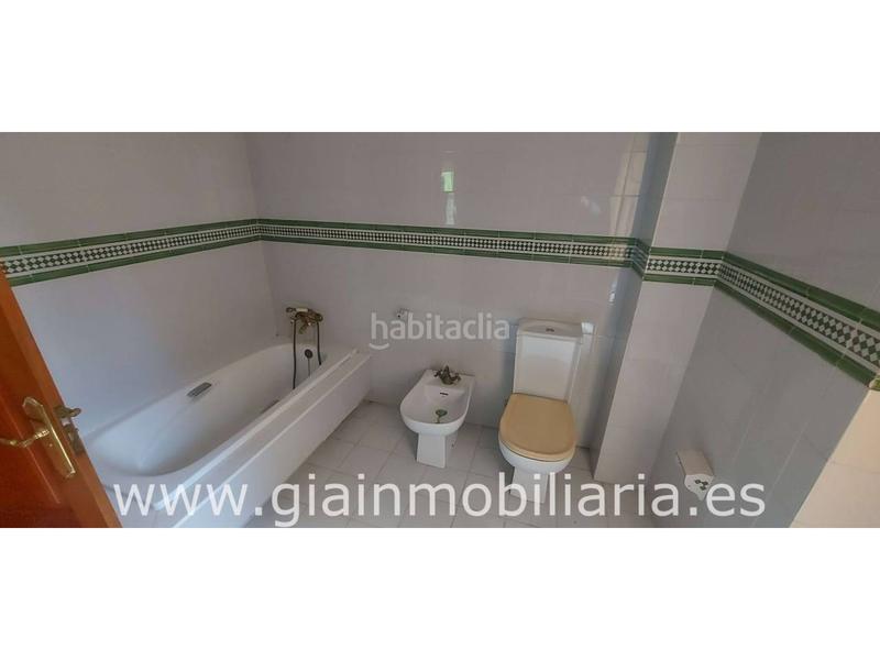 Foto 1f8b9d3c-2d93-4a65-97df-47d1c87e2895. Casa adosada en ral 10 oportunidad piscina en Tomiño
