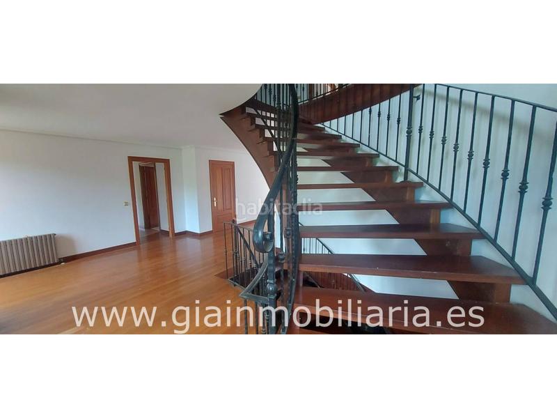 Foto 48116f92-027b-4e55-a9f8-8ec6b5be58f2. Casa adosada en ral 10 oportunidad piscina en Tomiño
