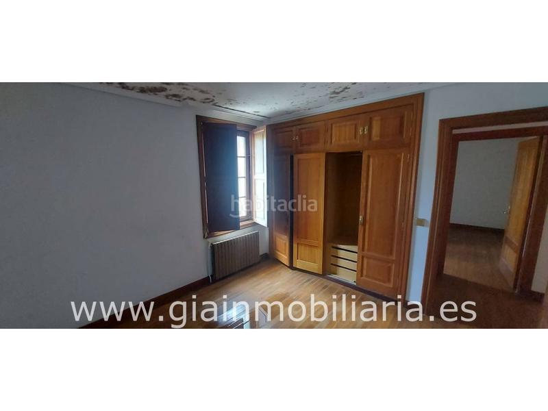 Foto 4af2fa6c-a603-42b6-9440-007fef0a83ea. Casa adosada en ral 10 oportunidad piscina en Tomiño