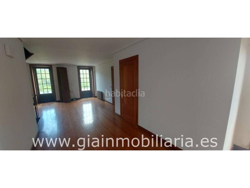 Foto a96607b3-a111-43df-b3d1-00d98353e5f8. Casa adosada en ral 10 oportunidad piscina en Tomiño