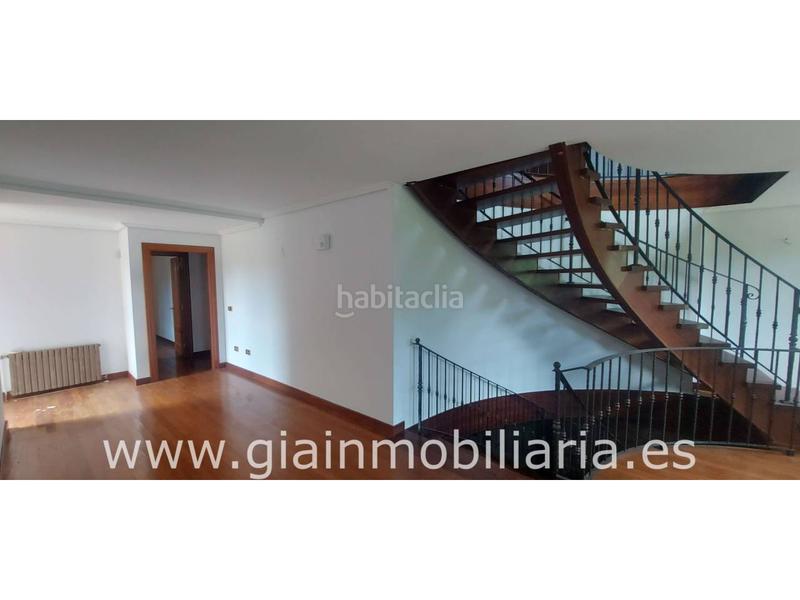 Foto aed07846-3912-4b25-8d43-cd88bf97887d. Casa adosada en ral 10 oportunidad piscina en Tomiño
