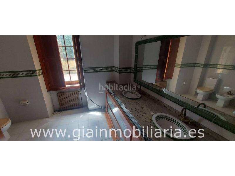 Foto f8504a50-638a-4a46-8cec-977d667d706b. Casa adosada en ral 10 oportunidad piscina en Tomiño
