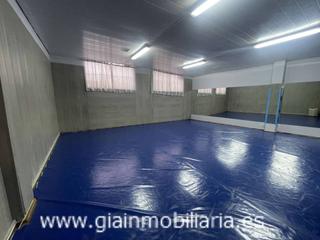Business premise  Manuel rodríguez. Bajo comercial con uso deportivo.