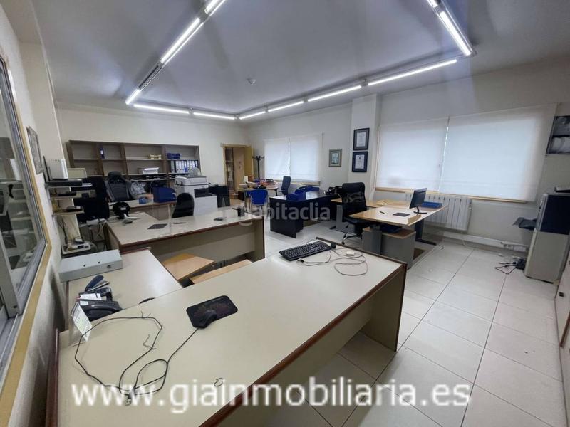 Foto 55651eb7-4b38-4350-8546-404c6985f571. Location bâtiment à usage industriel dans freiría 48 dans Vigo