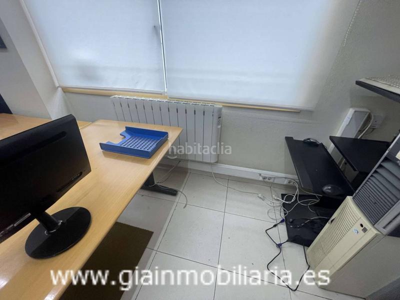 Foto cf5be311-3575-40b6-a2d1-b774e9ff0e1e. Location bâtiment à usage industriel dans freiría 48 dans Vigo