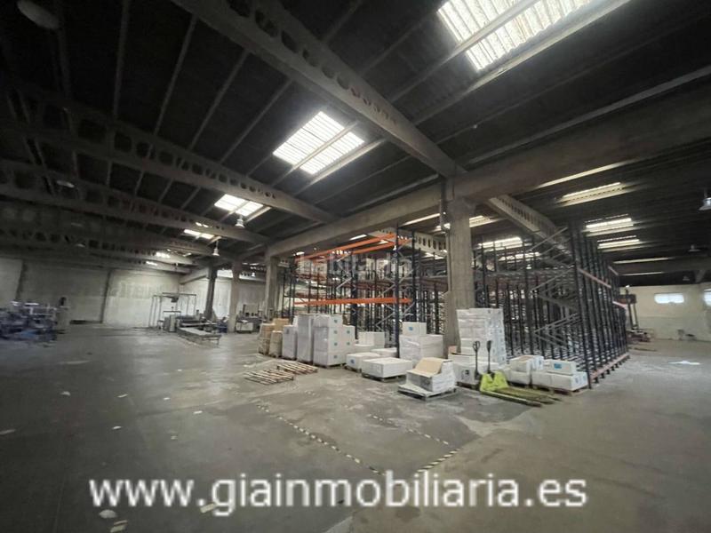 Foto d9e7fbeb-8083-468e-9414-c1fa83038845. Location bâtiment à usage industriel dans freiría 48 dans Vigo