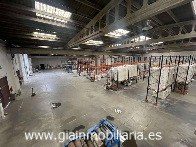 Foto dafa5087-7047-45b2-89a7-9a061afc9659. Location bâtiment à usage industriel dans freiría 48 dans Vigo