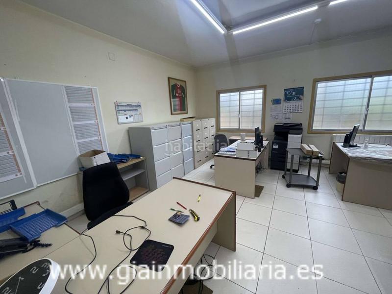 Foto ec391498-3e62-4861-aba0-ff78eb49f88d. Location bâtiment à usage industriel dans freiría 48 dans Vigo