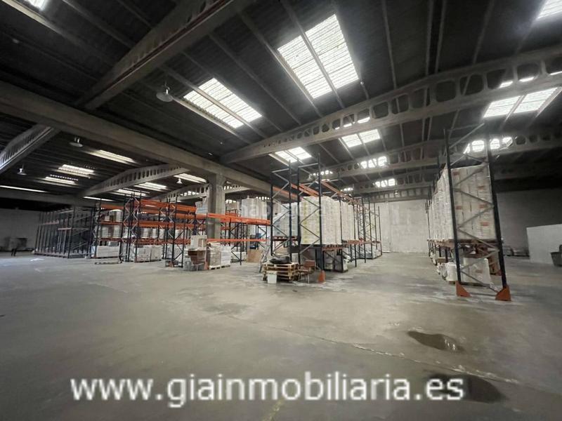 Foto fc9acaf4-7a9b-4eea-82a4-4a8993bad5f8. Location bâtiment à usage industriel dans freiría 48 dans Vigo