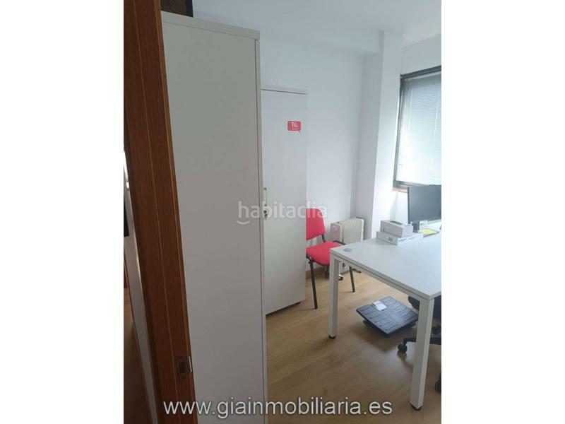 Foto db92facc-f2d5-4002-90a3-497797ea382d. Location bureau dans ramón gonzález 1 dans Porriño (O)