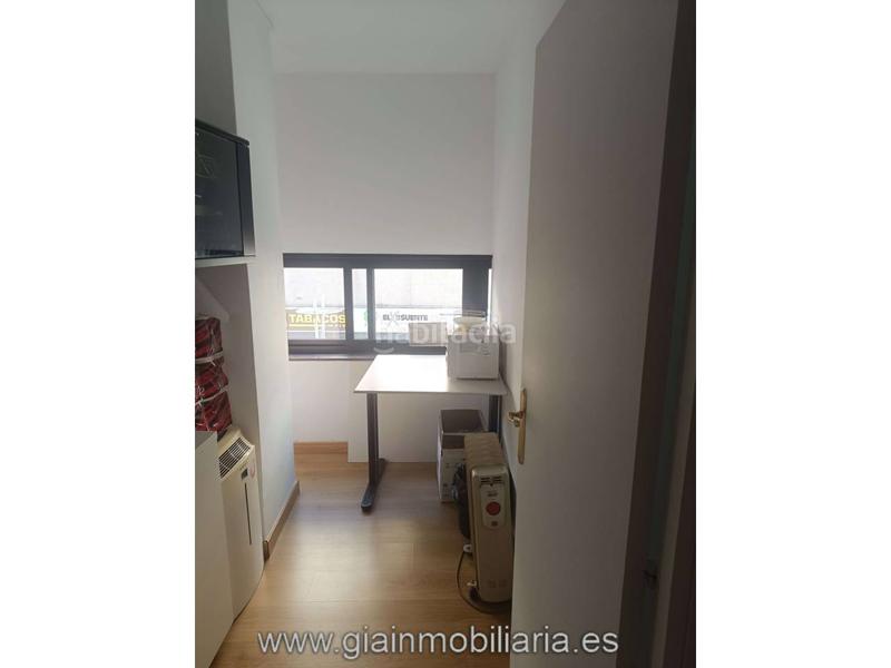 Foto fc1d48f2-20b2-4eae-8fb6-6c2b1636b064. Location bureau dans ramón gonzález 1 dans Porriño (O)