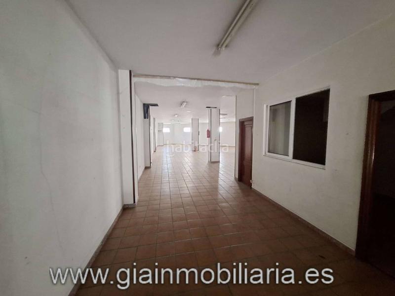 Foto 04ec7667-6076-4488-b75f-4392b5bbcf92. Local comercial en san josé 13 local comercial para desarrollar una actividad comercial o cambio de uso !! en Vilagarcía de Arousa