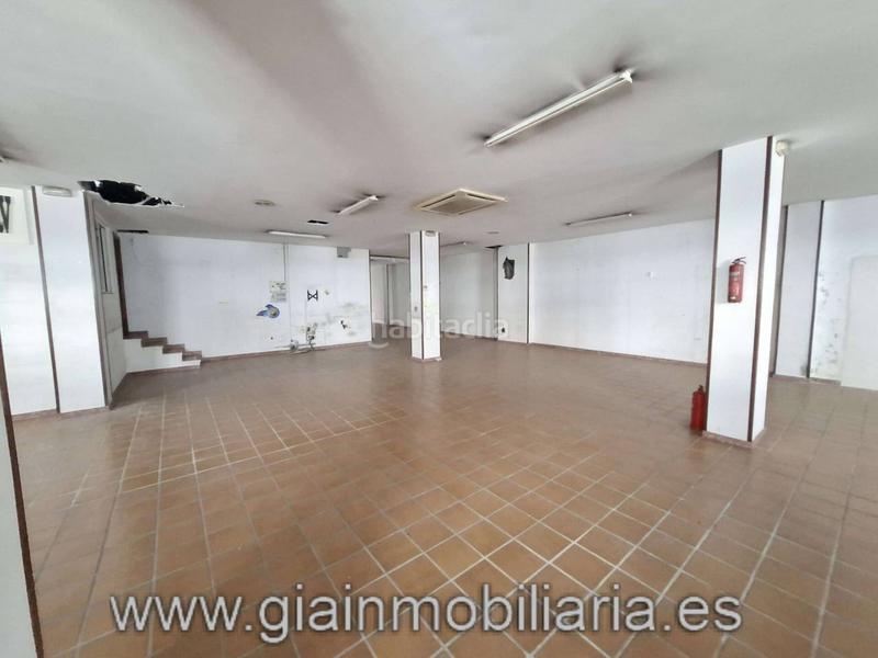 Foto 2185e103-1fc3-4580-b006-2dd31156329c. Local comercial en san josé 13 local comercial para desarrollar una actividad comercial o cambio de uso !! en Vilagarcía de Arousa