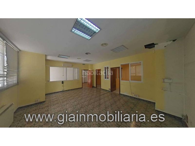 Foto 4801e46c-7297-485c-9e0a-3e0946ec9c6b. Local comercial en san josé 13 local comercial para desarrollar una actividad comercial o cambio de uso !! en Vilagarcía de Arousa
