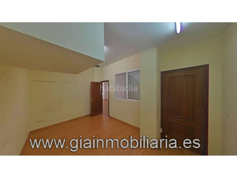 Foto 4e09fc58-7022-49d8-84db-e4a5ce206a07. Local comercial en san josé 13 local comercial para desarrollar una actividad comercial o cambio de uso !! en Vilagarcía de Arousa