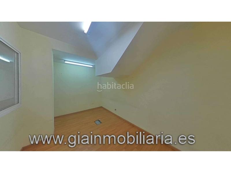 Foto 6f7ff0c5-ef69-4ff5-bc21-7cf43ae3e79f. Local comercial en san josé 13 local comercial para desarrollar una actividad comercial o cambio de uso !! en Vilagarcía de Arousa