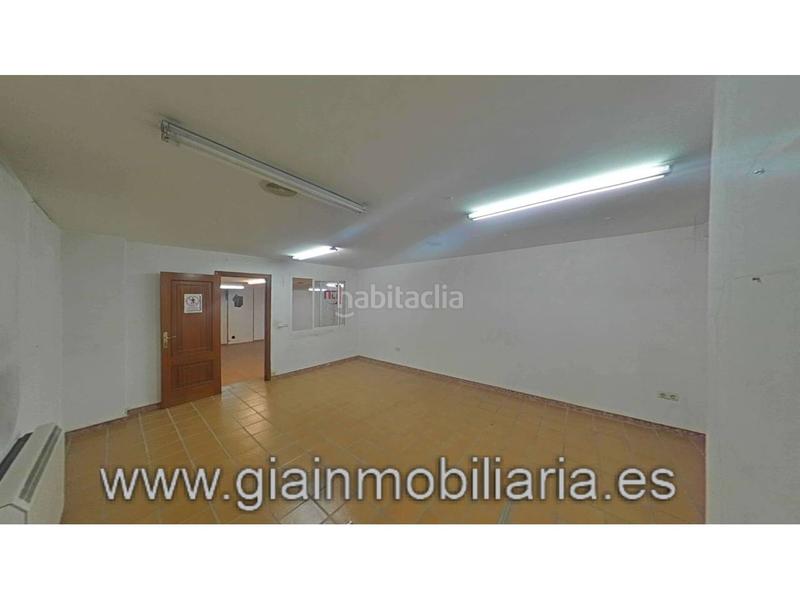 Foto 849f30f0-d9d3-49ff-ab67-565893638cac. Local comercial en san josé 13 local comercial para desarrollar una actividad comercial o cambio de uso !! en Vilagarcía de Arousa