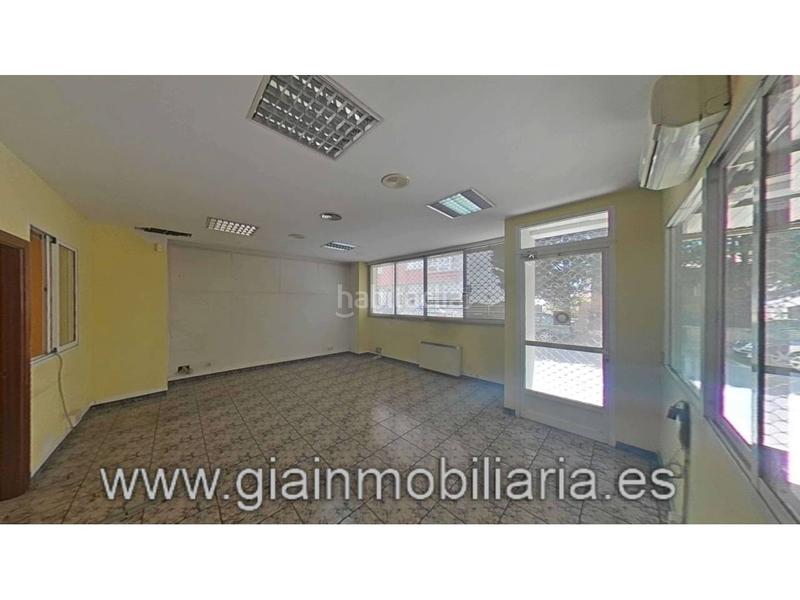 Foto 879b399c-e9d8-4a18-a4ec-790a24ad605c. Local comercial en san josé 13 local comercial para desarrollar una actividad comercial o cambio de uso !! en Vilagarcía de Arousa