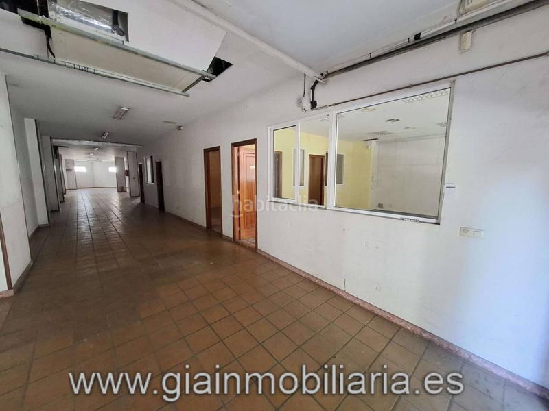 Foto a35a13c8-9910-4715-8859-0b4a53994f78. Local comercial en san josé 13 local comercial para desarrollar una actividad comercial o cambio de uso !! en Vilagarcía de Arousa