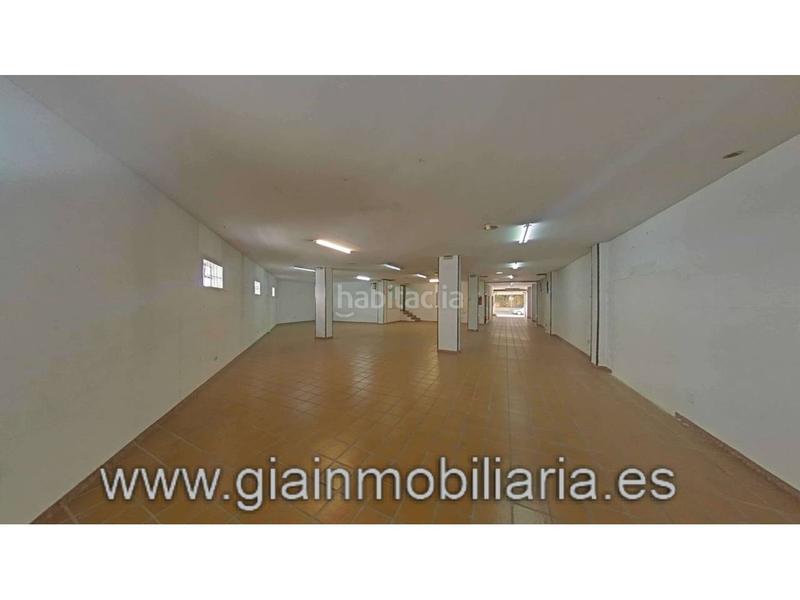 Foto d3d9b034-58de-4aa5-9fb8-bffb4bdf9158. Local comercial en san josé 13 local comercial para desarrollar una actividad comercial o cambio de uso !! en Vilagarcía de Arousa