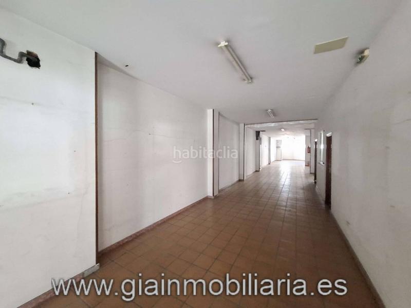 Foto d5fdc2cf-2759-4312-ae57-0d50ef008b68. Local comercial en san josé 13 local comercial para desarrollar una actividad comercial o cambio de uso !! en Vilagarcía de Arousa