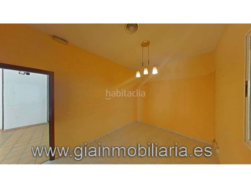 Foto d7612d65-cd1a-4adf-8eff-1dff2fcbeb24. Local comercial en san josé 13 local comercial para desarrollar una actividad comercial o cambio de uso !! en Vilagarcía de Arousa
