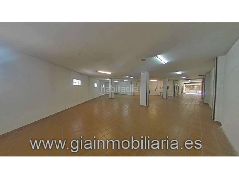 Foto e53608a5-4ee1-4a66-ab28-edfa6727fcc4. Local comercial en san josé 13 local comercial para desarrollar una actividad comercial o cambio de uso !! en Vilagarcía de Arousa