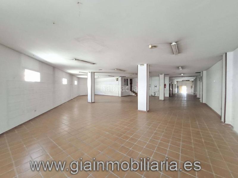 Foto f7bfbb3f-35b8-46cb-9c31-6fa2a258103a. Local comercial en san josé 13 local comercial para desarrollar una actividad comercial o cambio de uso !! en Vilagarcía de Arousa