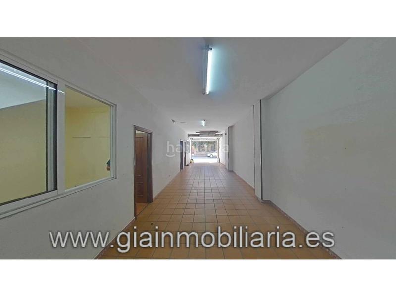 Foto f998e274-654d-42b9-a40c-f31c984d61ef. Local comercial en san josé 13 local comercial para desarrollar una actividad comercial o cambio de uso !! en Vilagarcía de Arousa
