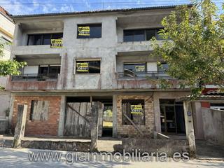 Casa a Joaquín fernández sestelo 33. Oportunidad de compra casa con 2 viviendas individuales y jardin