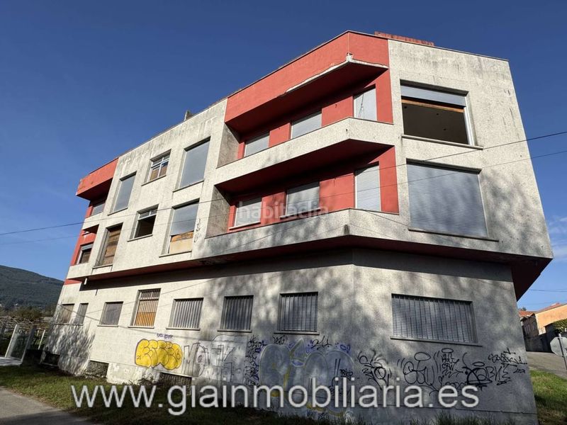 Foto 4e18f558-f3ea-4e25-bb4f-3d8e7ade5a06. Edifici a travesia casal-santa mariña 6 a Rosal (O)