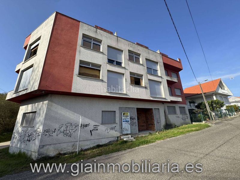 Foto c5cf0066-54be-4669-9c13-2566662ce8d3. Edifici a travesia casal-santa mariña 6 a Rosal (O)