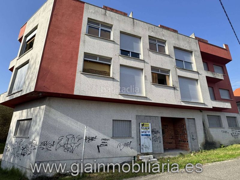 Foto d0de9eb7-6fc7-4e53-9f3e-1c1dfae18d3e. Edifici a travesia casal-santa mariña 6 a Rosal (O)