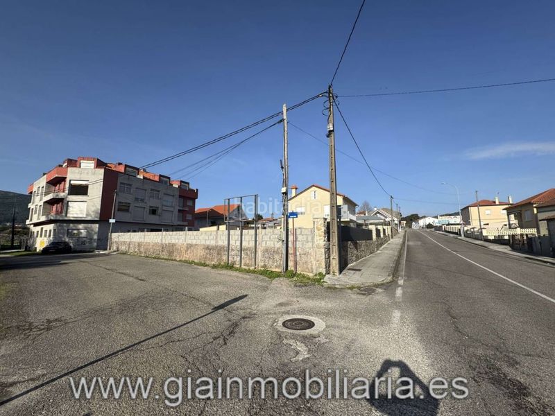 Foto db04a0aa-e6ad-49ea-a342-14633e31bd8a. Edifici a travesia casal-santa mariña 6 a Rosal (O)