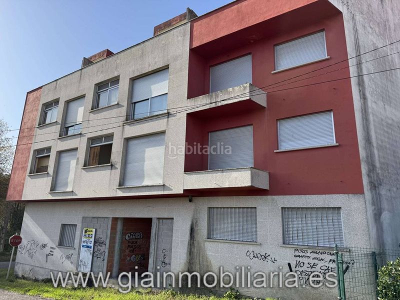 Foto ed5cf34d-11d2-40af-ba5f-fafa5423d598. Edifici a travesia casal-santa mariña 6 a Rosal (O)