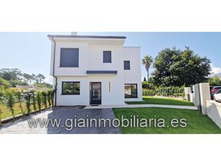 Casa en Calle puente romana 1. Chatet obra nueva terminada en puente romano !!