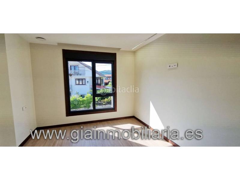 Foto b52d222f-55af-483f-8ab7-f801e44bdf54. Casa en puente romana 1 chatet obra nueva terminada en puente romano !! en Baiona