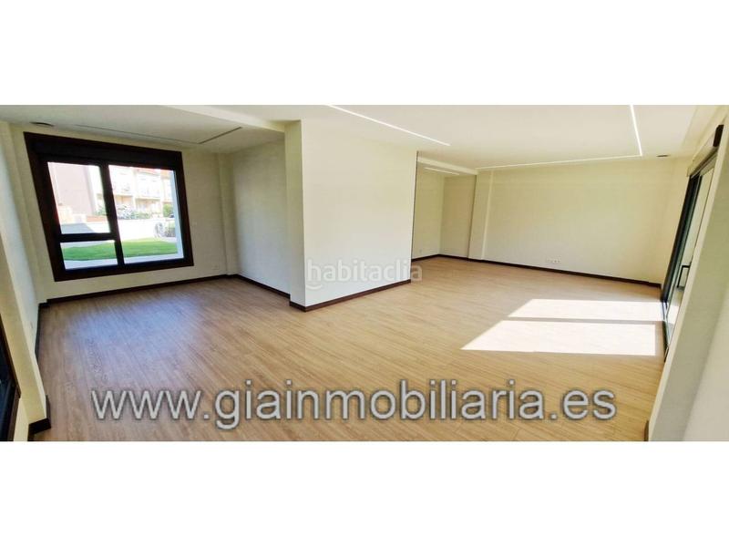 Foto cc34df8e-f7aa-483e-b308-0cb8cadfe41f. Casa en puente romana 1 chatet obra nueva terminada en puente romano !! en Baiona