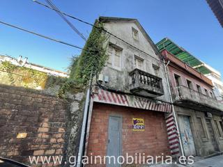 Casa a Servando ramilo 18. Casa a reformar en porriño