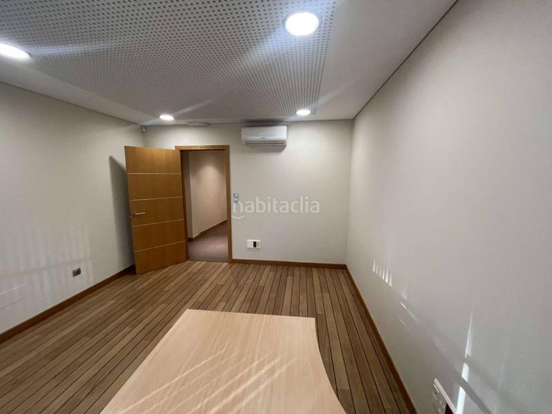 Foto 0f776e42-4926-4786-904c-e7a2728844b1. Rent office space with heating in Porriño (O)