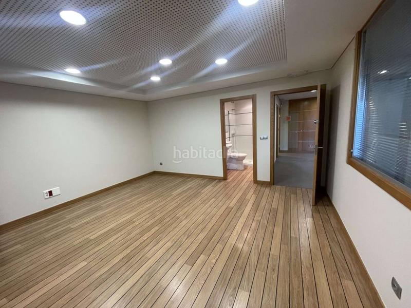 Foto 4e010716-f31e-4057-acb9-5b84a9356ed3. Rent office space with heating in Porriño (O)