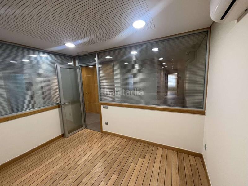 Foto ec8cf0c0-0886-472f-bb79-7aee73c96192. Rent office space with heating in Porriño (O)
