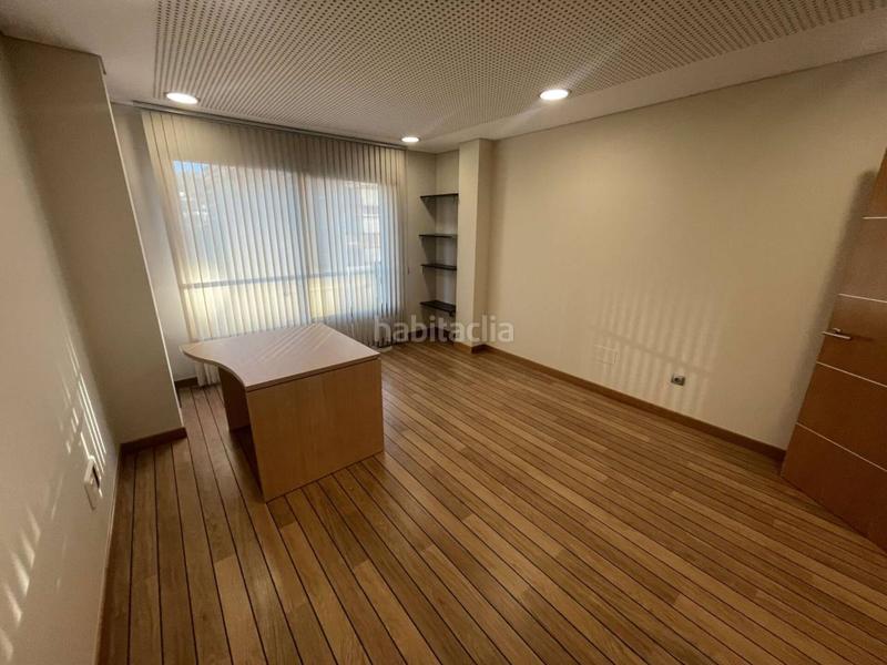 Foto f3cd61c5-9481-451d-99ad-9fa5d1339d4f. Rent office space with heating in Porriño (O)