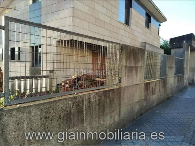 Foto 5442830a-9a07-487c-81d5-1005dbad3182. Parking coche en hispanidad 46 garaje en venta en O Castro36203 en Vigo